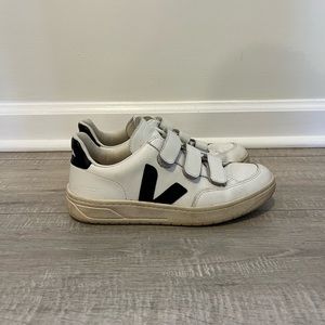 Velcro White Veja Sneaker